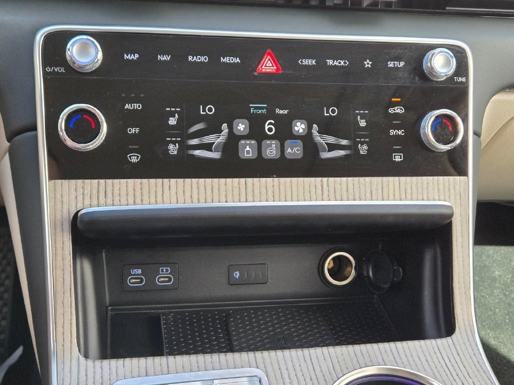 Used 2025 Black Genesis 3.5T Prestige image 30
