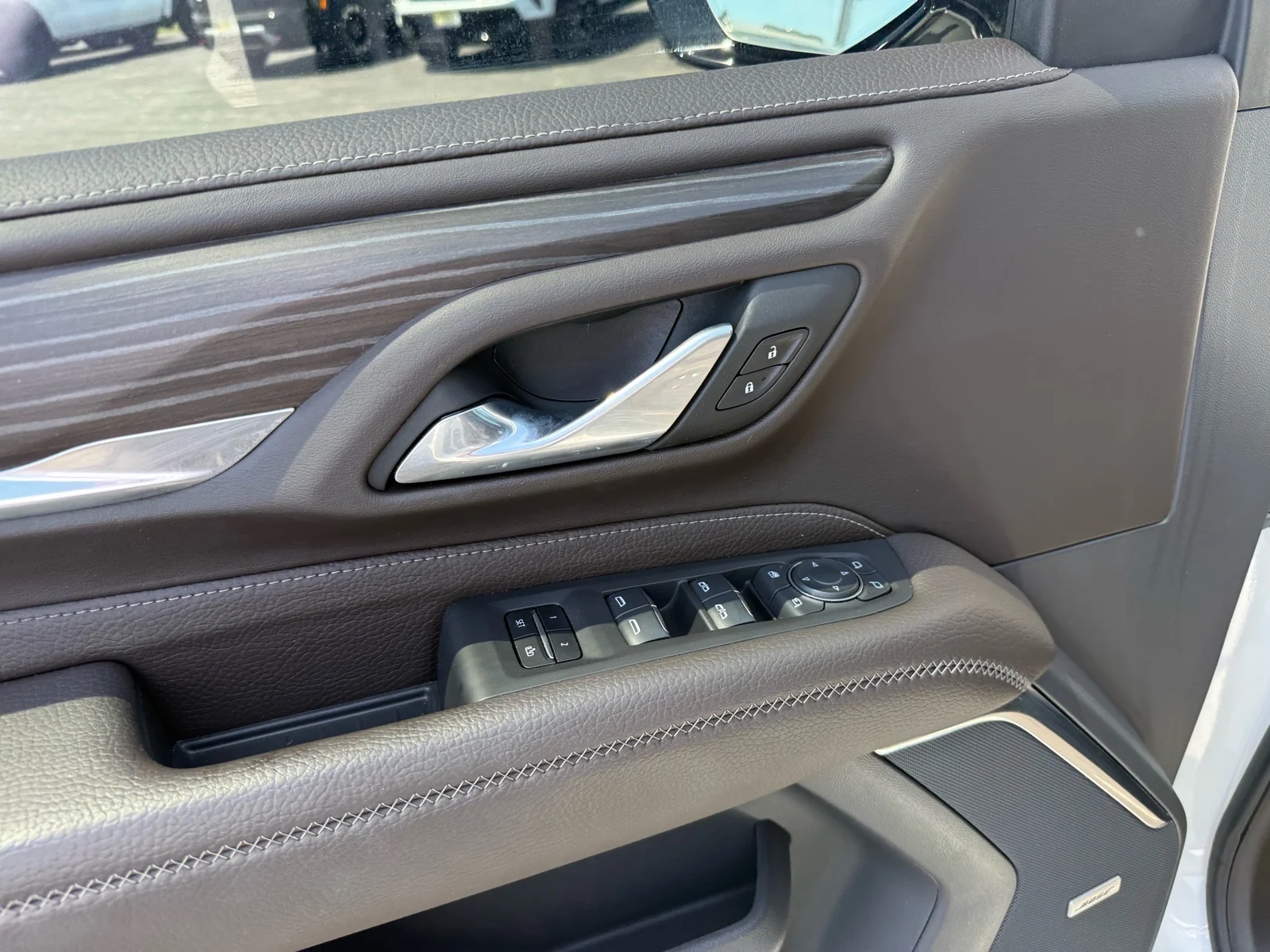 Used 2024 White Frost Tricoat GMC Denali image 20
