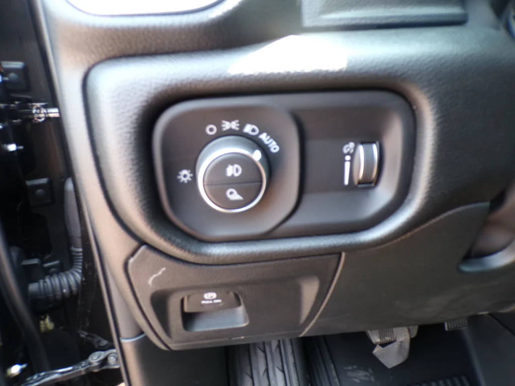 New 2026 Diamond Black Crystal Pearlcoat RAM Big Horn image 15