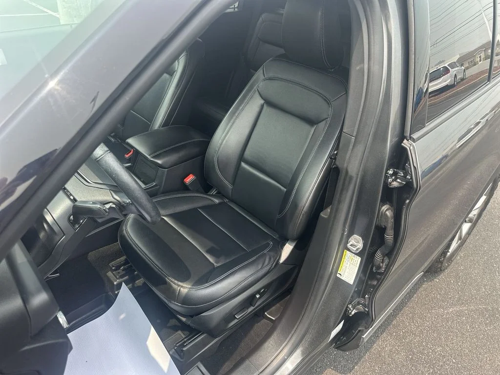 Used 2020 Gray Ford XLT image 17