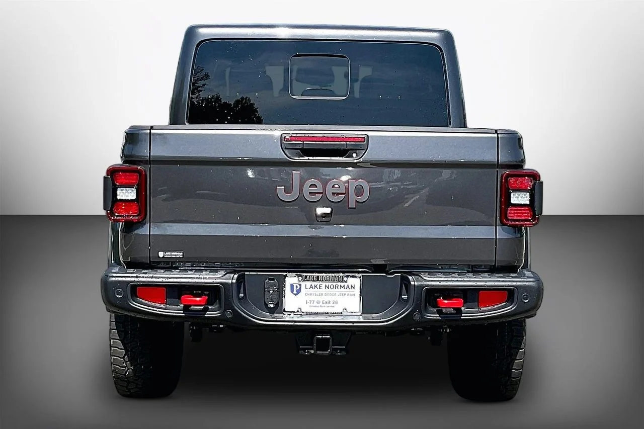 New 2026 Granite Crystal Metallic Clearcoat Jeep Rubicon X image 7