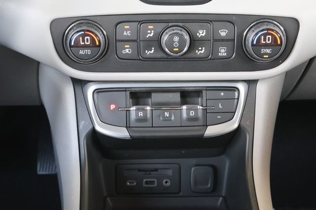 Used 2022 Ebony Twilight Metallic GMC SLT image 19