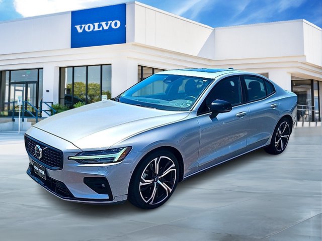 Pre-Owned 2024 Volvo S60 2L I-4 direct injection, DOHC, variable valve control, intercooled turbo, premium gasoline, engine with 247HP AWD B5 Plus Dark Theme