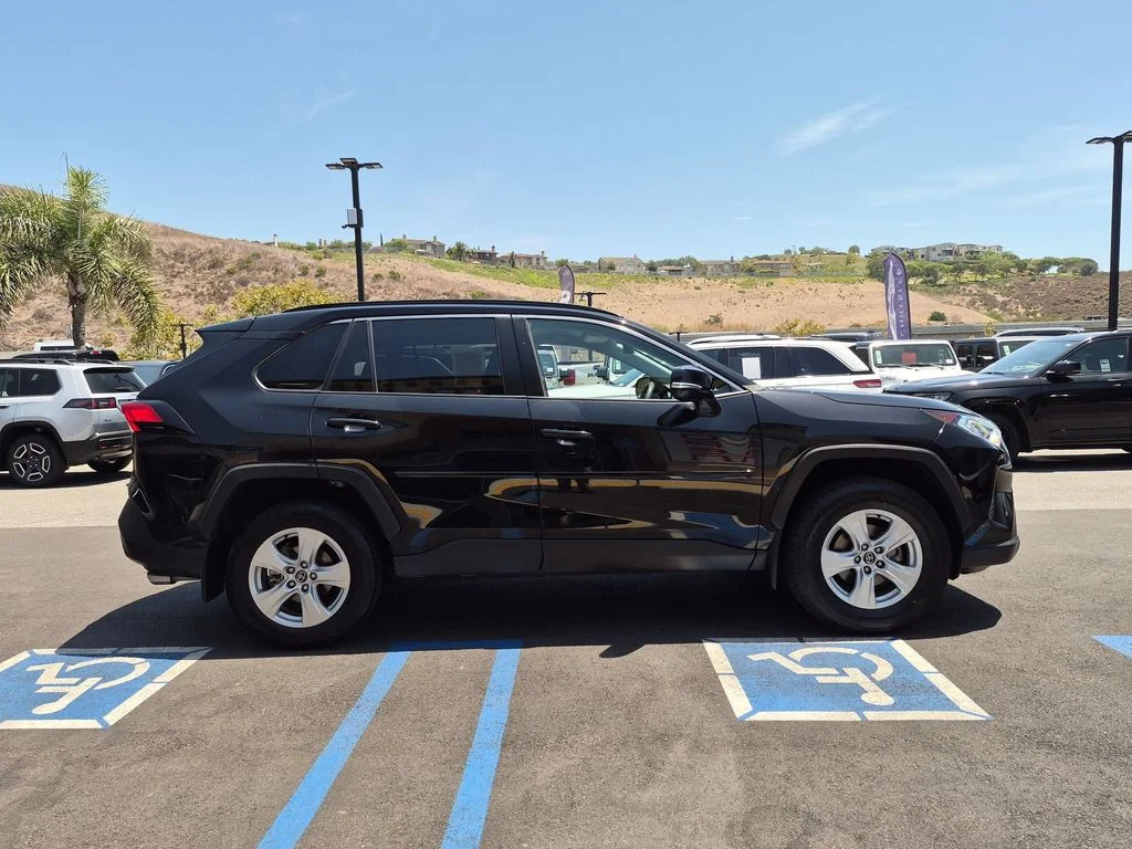 Used 2021 Black Toyota XLE image 4