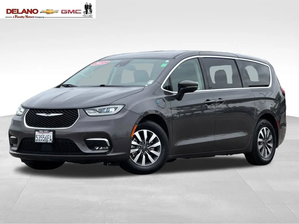 Used 2023  Chrysler Hybrid Touring L image 1