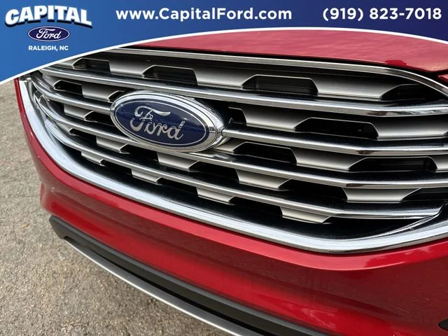 Used 2022 Red Ford SEL image 10