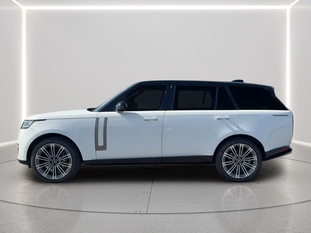Used 2025 White Land Rover SE image 8