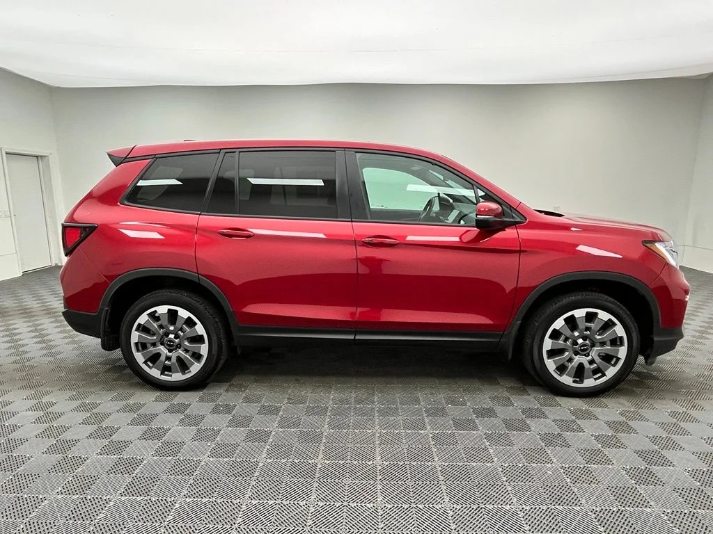 Used 2025 Red Honda EX-L image 8