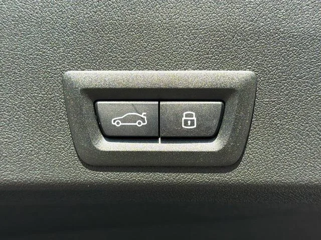New 2026 Mineral White Metallic BMW Label image 13