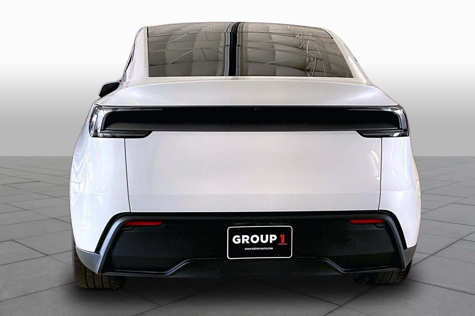 Used 2026 Pearl White Multi-Coat Tesla  image 4