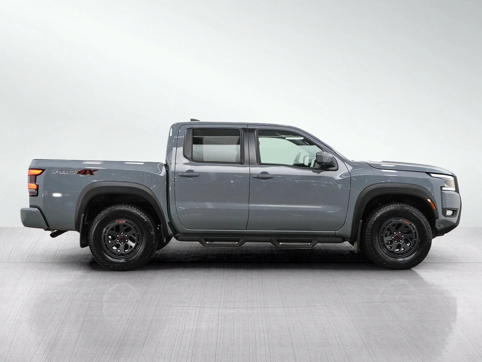 Used 2026 Boulder Gray Pearl Nissan PRO-4X image 6