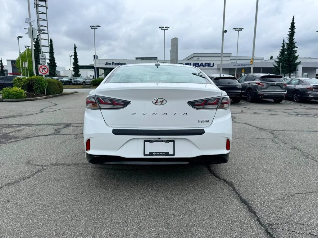 Used 2019 Hyper White Hyundai Hybrid Preferred Dilawri Certified   Local BC   Cl image 4
