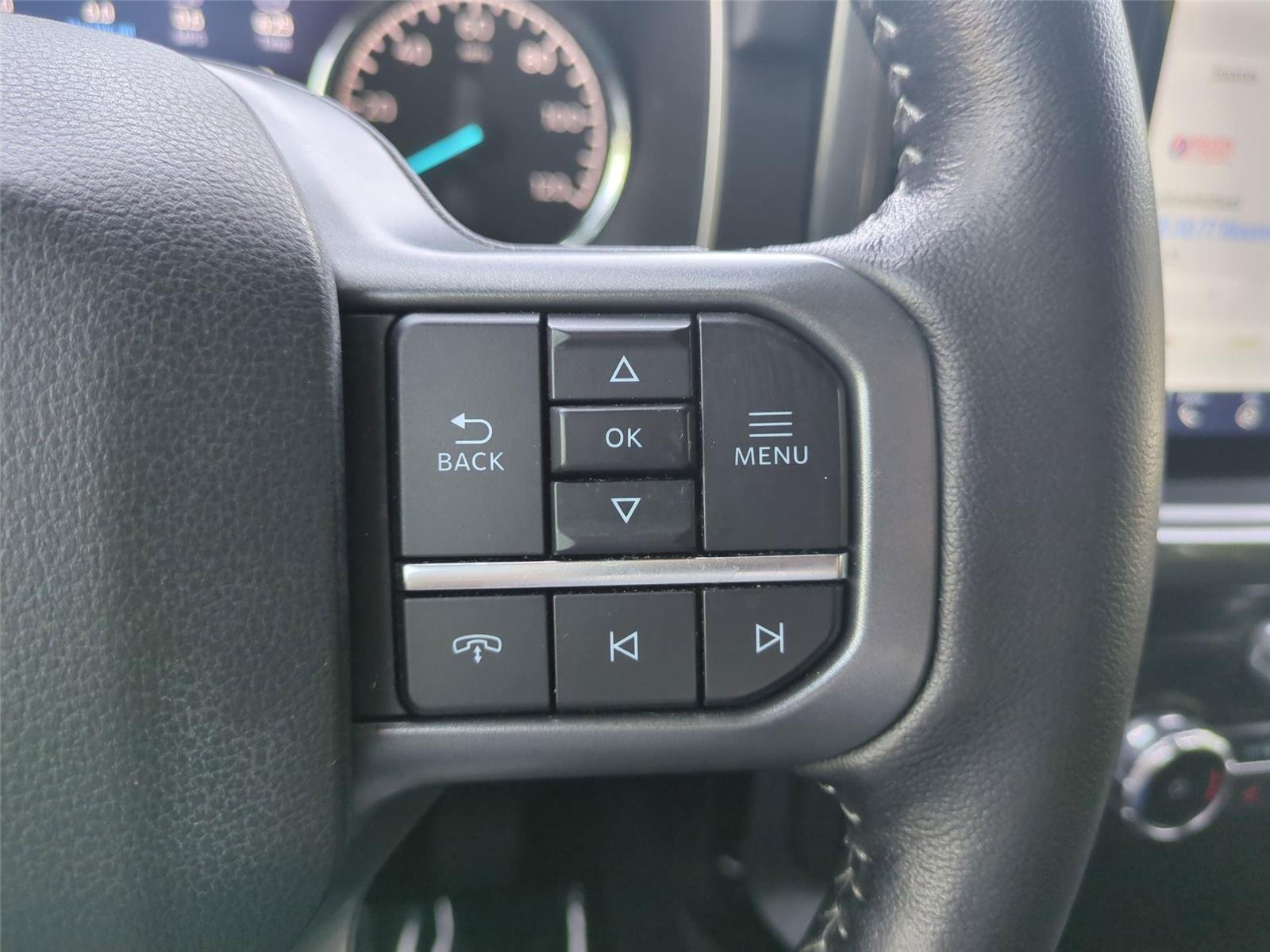 Used 2022 Agate Black Metallic Ford XLT image 21