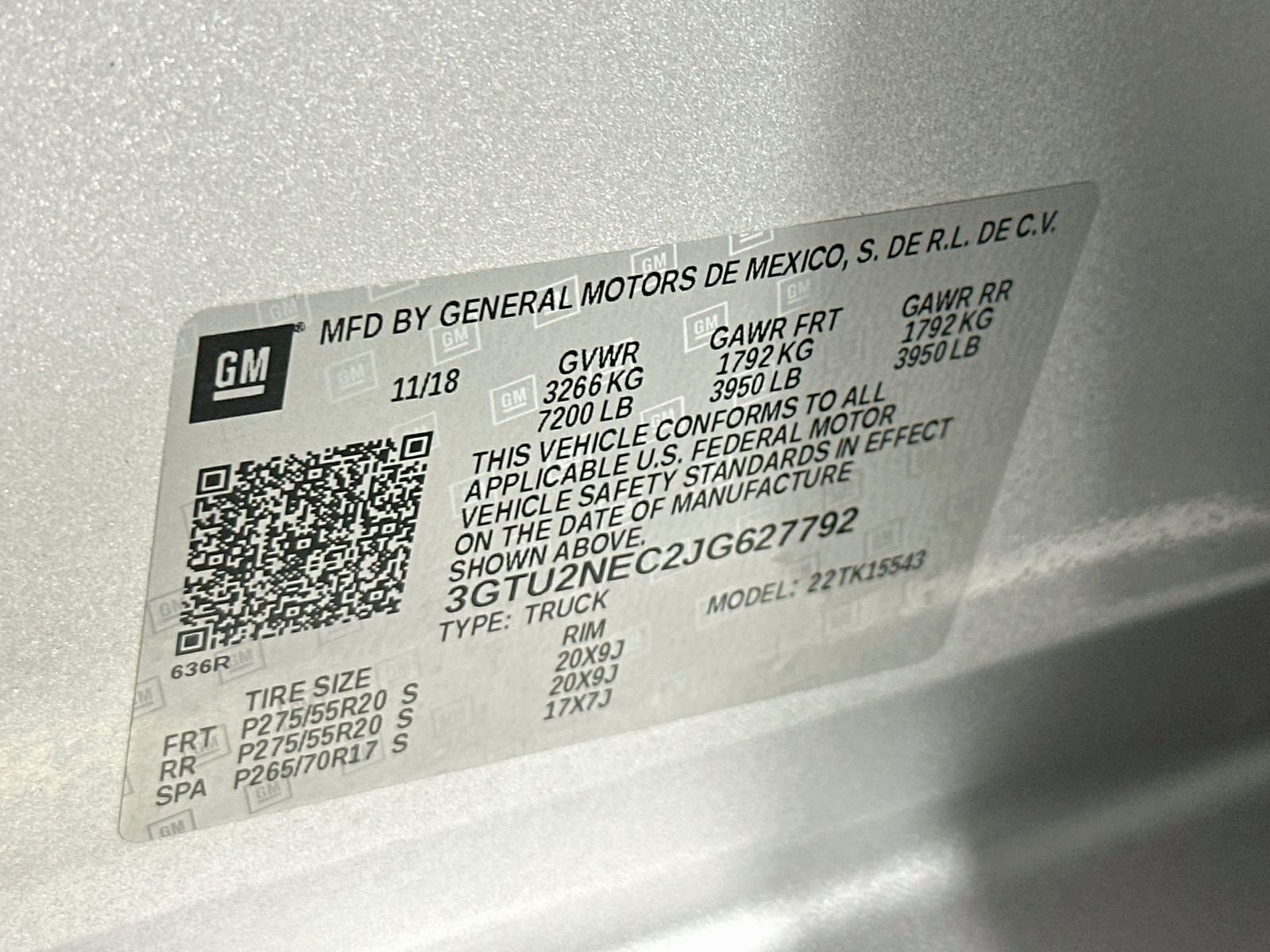 Used 2018 Quicksilver Metallic GMC SLT image 32