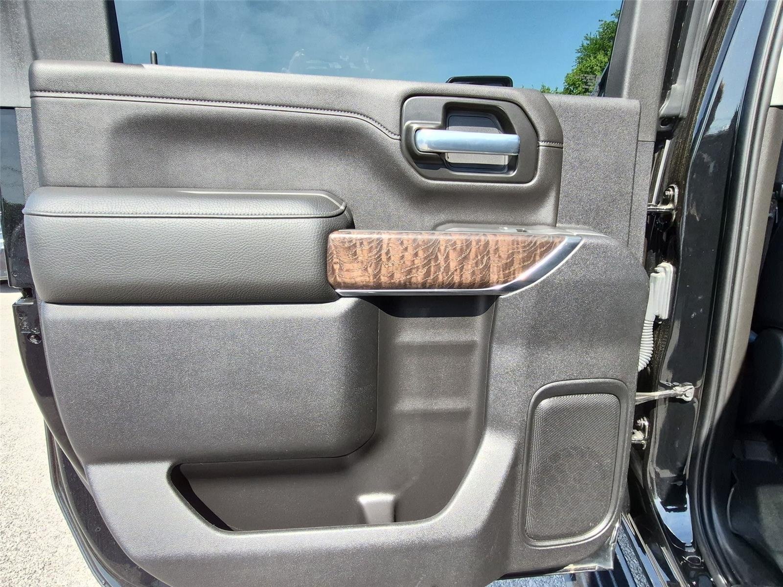 Used 2021 Ebony Twilight Metallic GMC Denali image 33