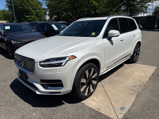 2023 Volvo XC90 T8 Recharge Ultimate Bright Theme 4WD's photo
