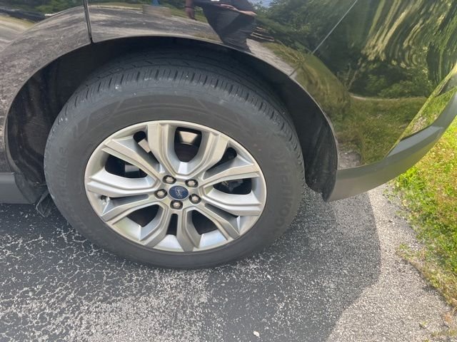 Used 2022 Black Ford Titanium image 12