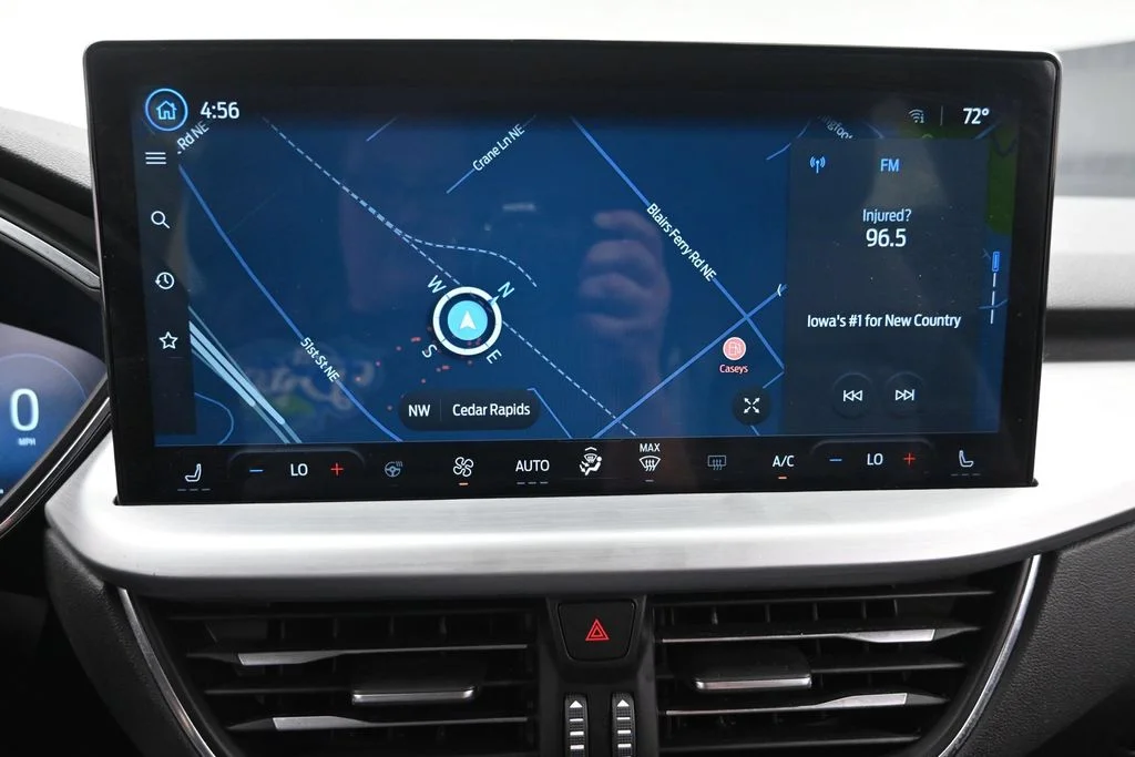 Used 2023 Silver Ford Platinum image 19