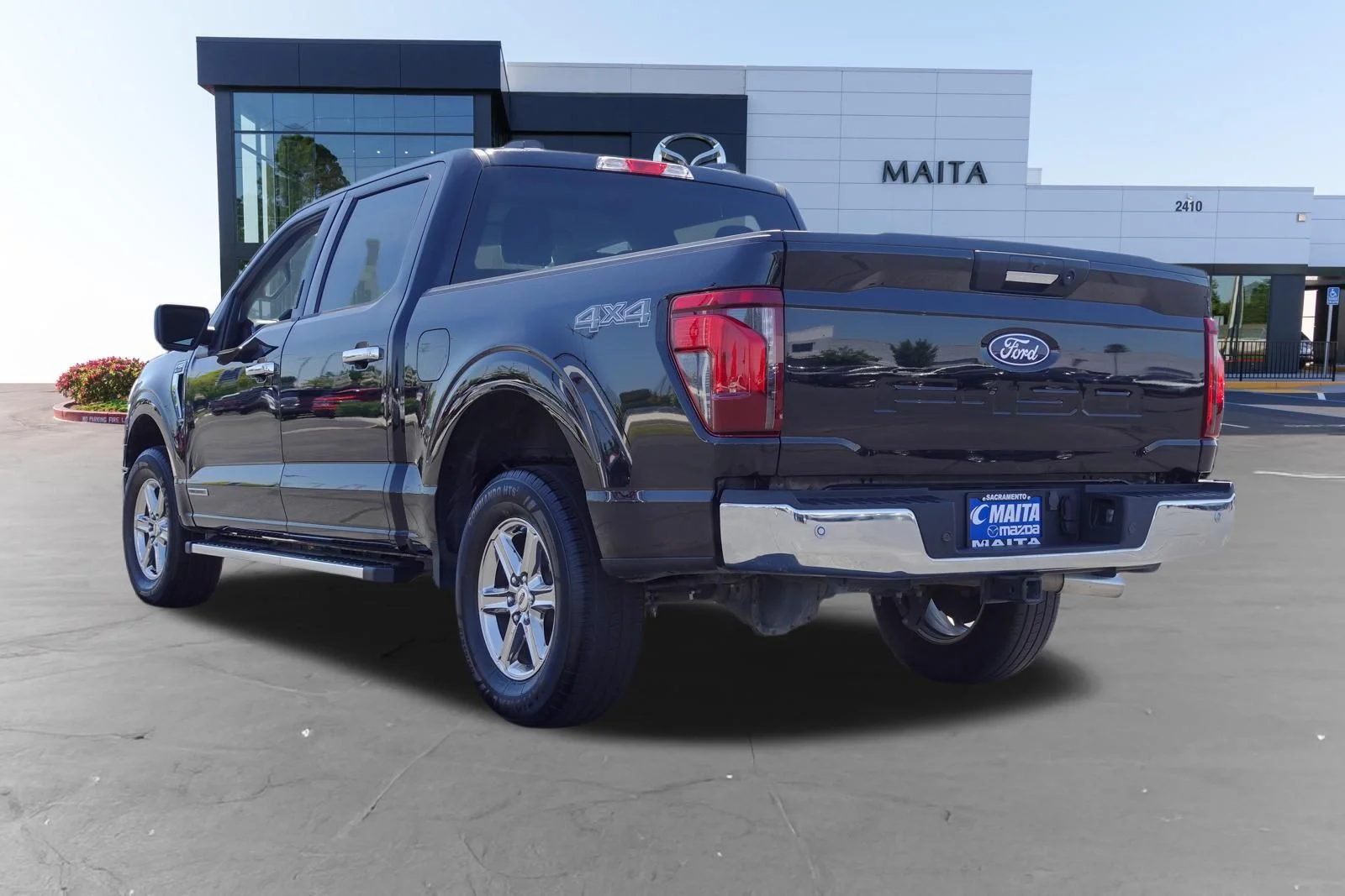 Used 2024 Black Metallic Ford XLT image 5