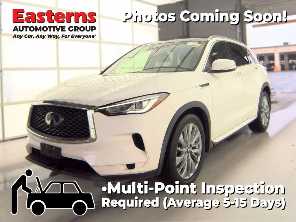 Used 2023 White INFINITI LUXE image 1