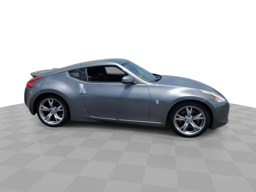 Used 2011 Gray Nissan 2dr Cpe Auto image 9