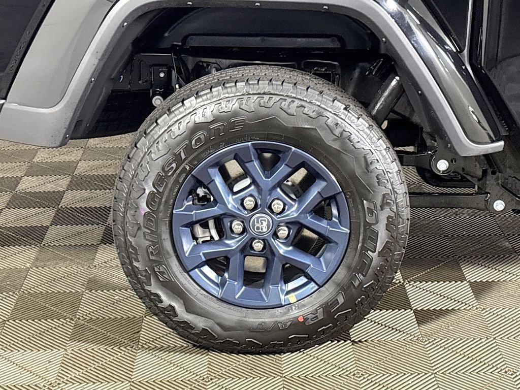 New 2026 Black Clear-Coat Exterior Paint Jeep 85th Anniversary Edition image 23