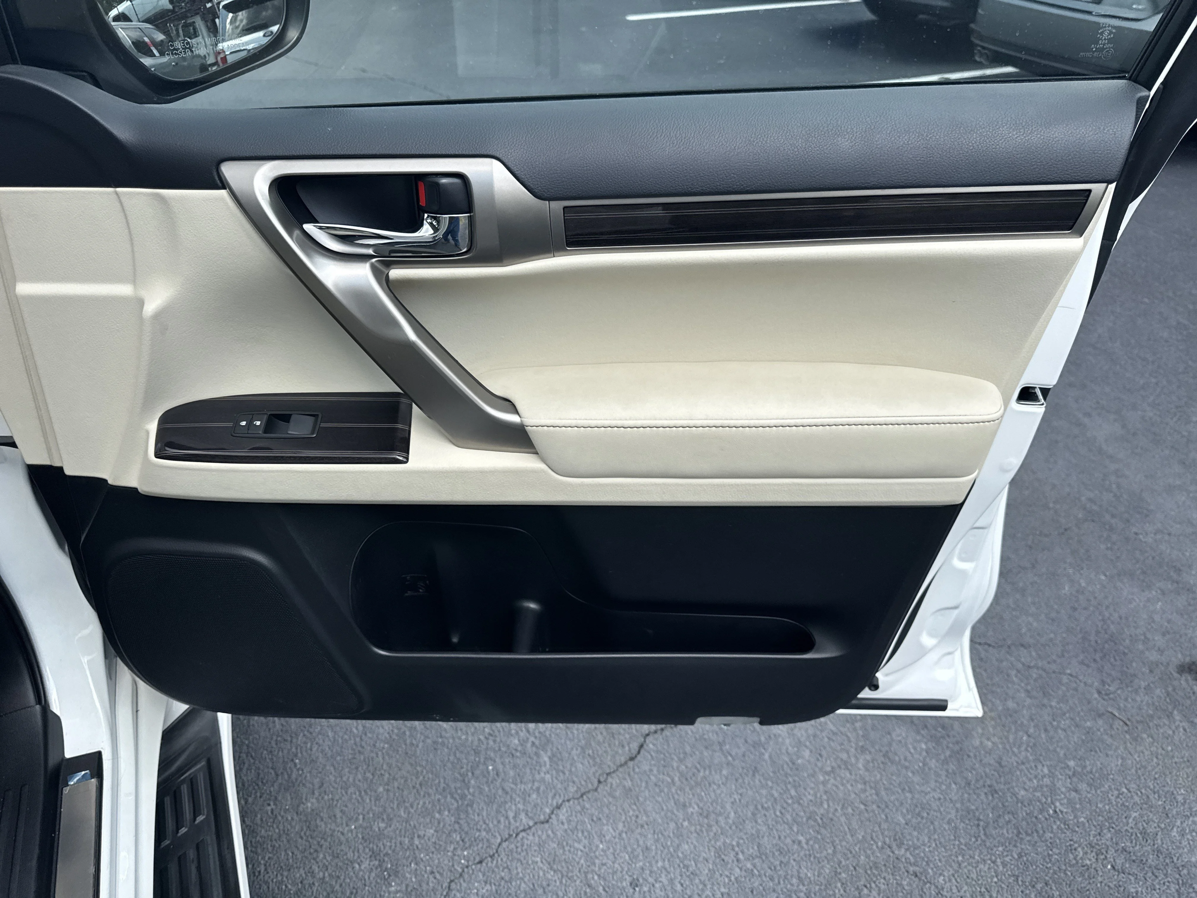 Used 2021 Starfire Pearl Lexus 460 image 36