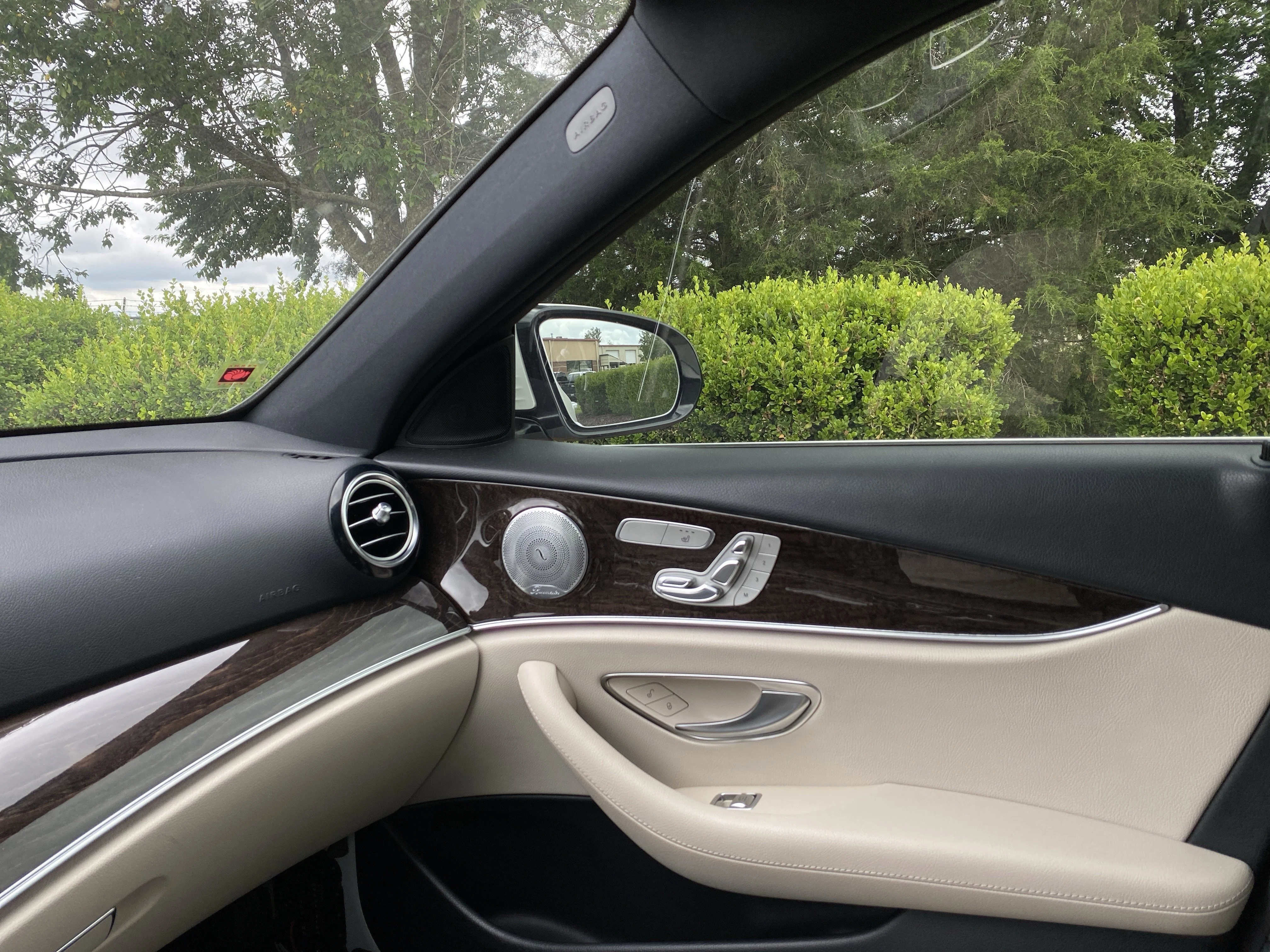 Used 2017  Mercedes-Benz E 300 image 23