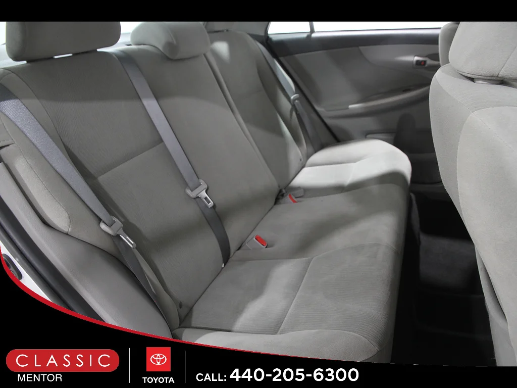 Used 2013 Classic Silver Metallic Toyota LE image 16