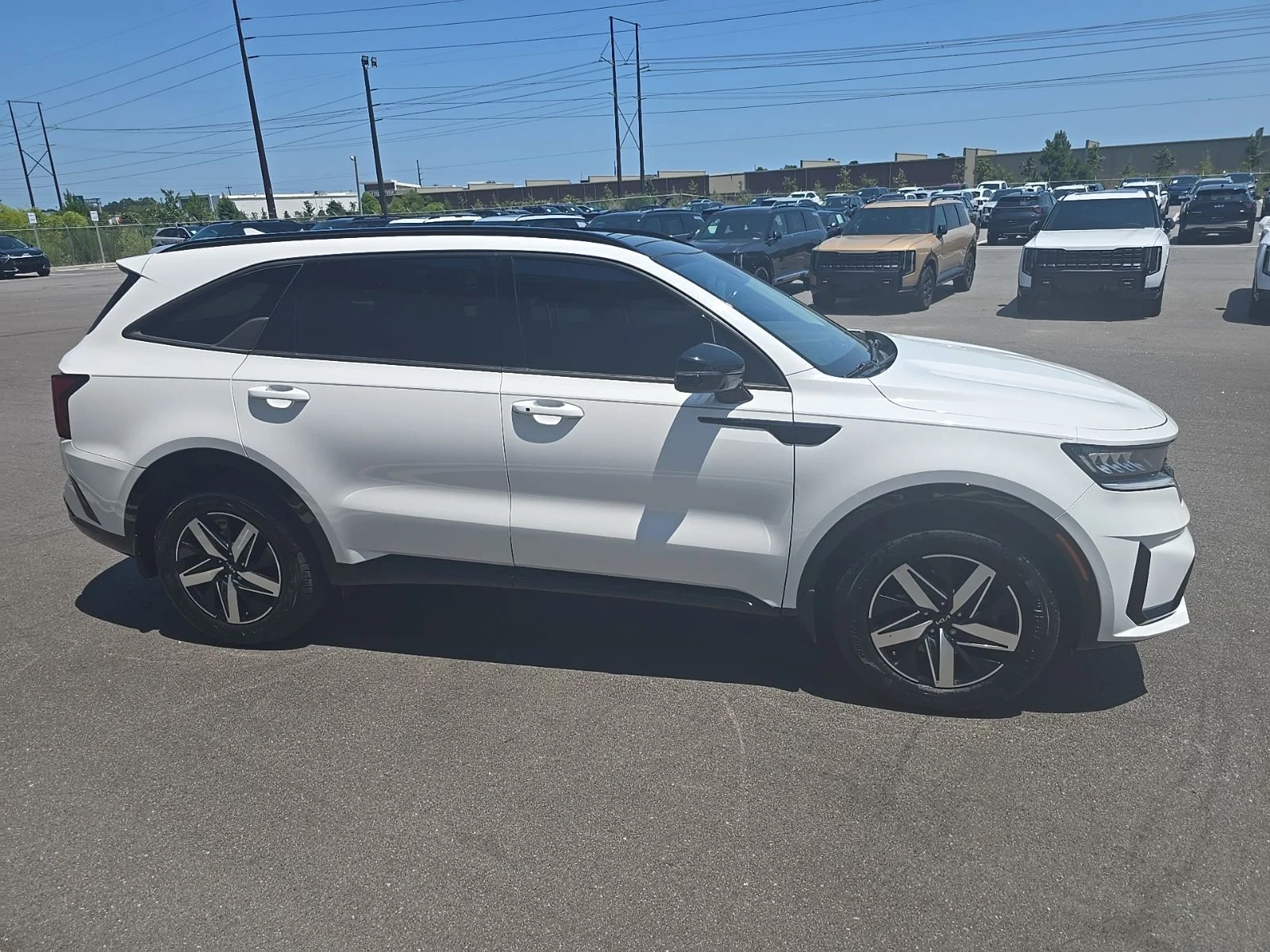 Certified Used 2022 Glacial White Pearl Kia EX image 3
