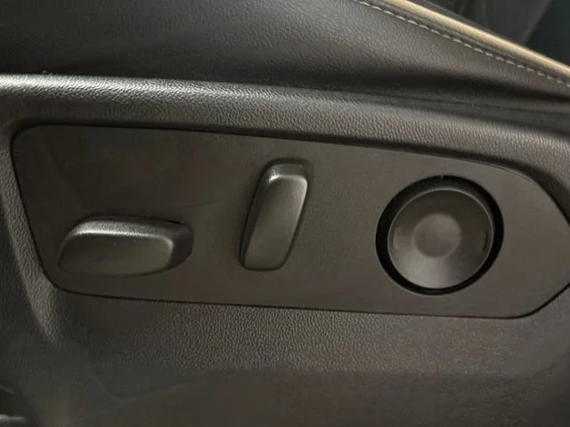 Used 2022 Black Chevrolet Premier image 14