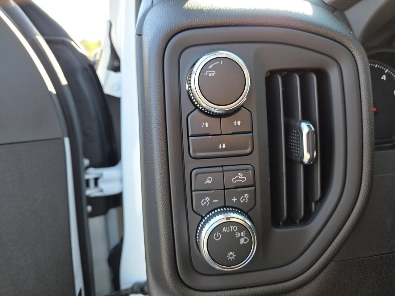 2025 GMC Sierra 3500 Chassis Cab Pro - Photo 4