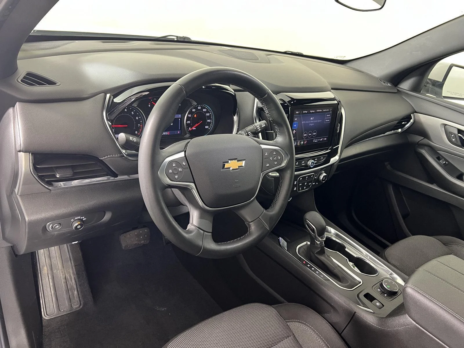 Used 2023 Summit White Chevrolet LT image 4