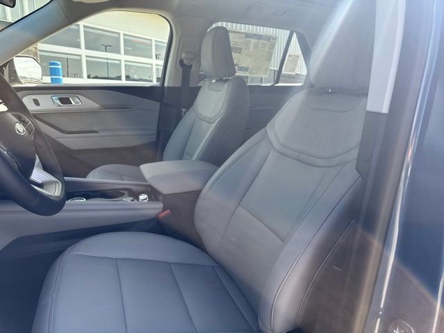 New 2026 Vapor Blue Metallic Ford Active image 16