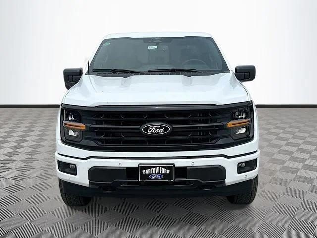 New 2026 Oxford White Ford XLT image 2