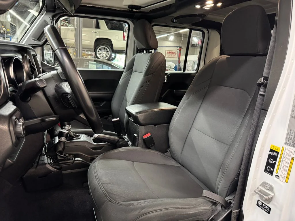 Used 2022 White Jeep Sport image 17