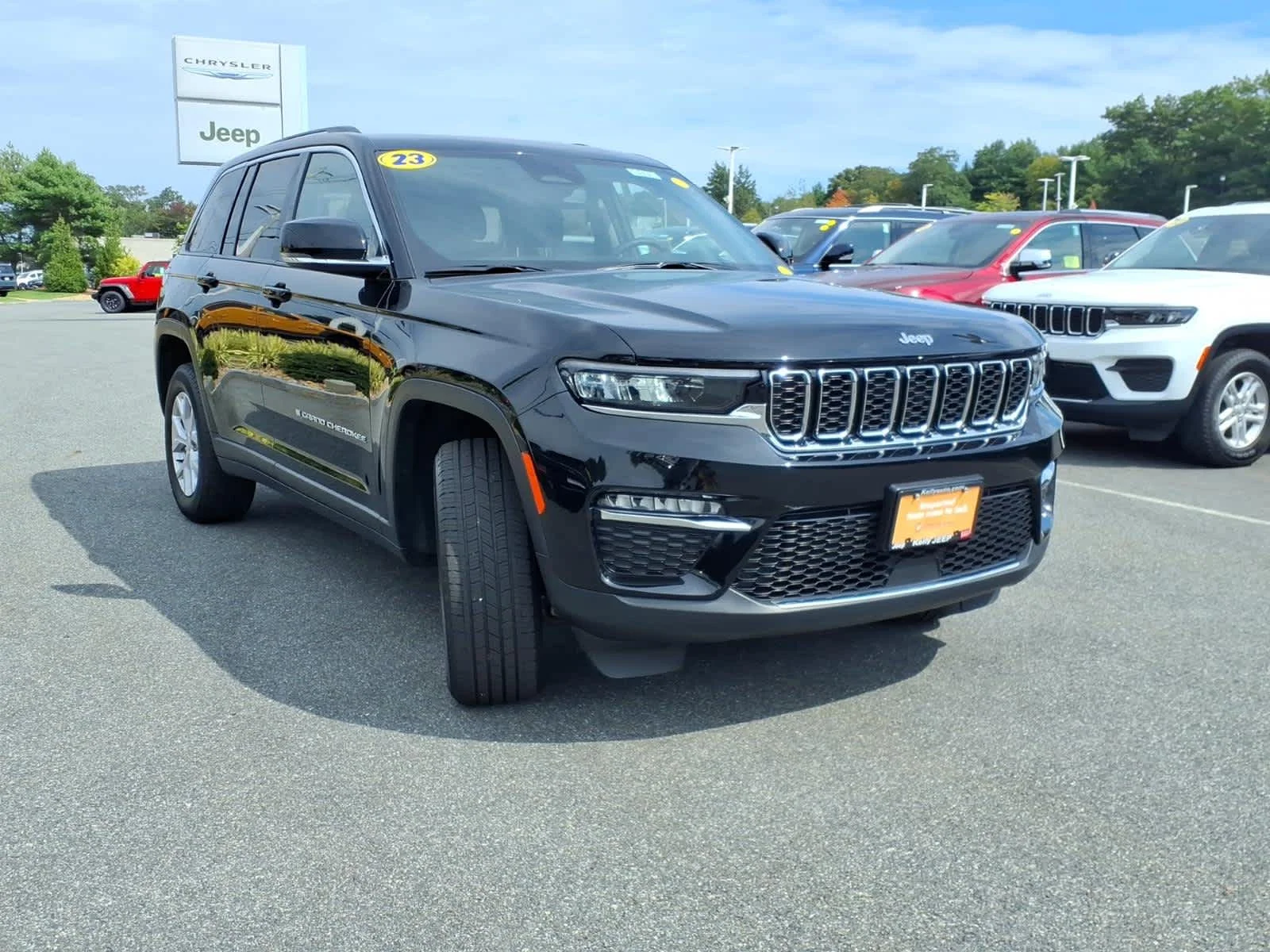 Certified Used 2023 Diamond Black Crystal Pearlcoat Jeep Limited image 5