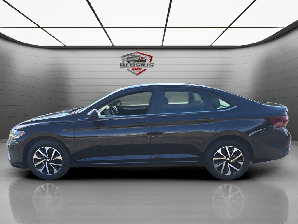 3VW5M7BU1RM010403