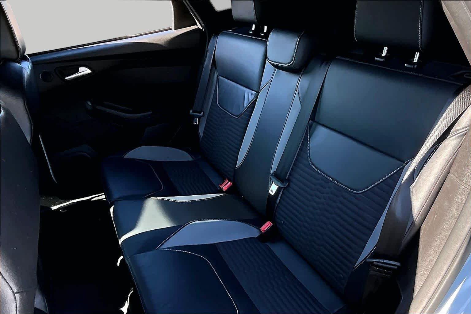Used 2017 Oxford White Ford ST image 21