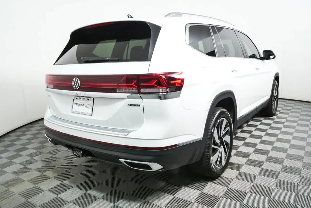 New 2026 Opal White Pearl Volkswagen 2.0T SEL image 3