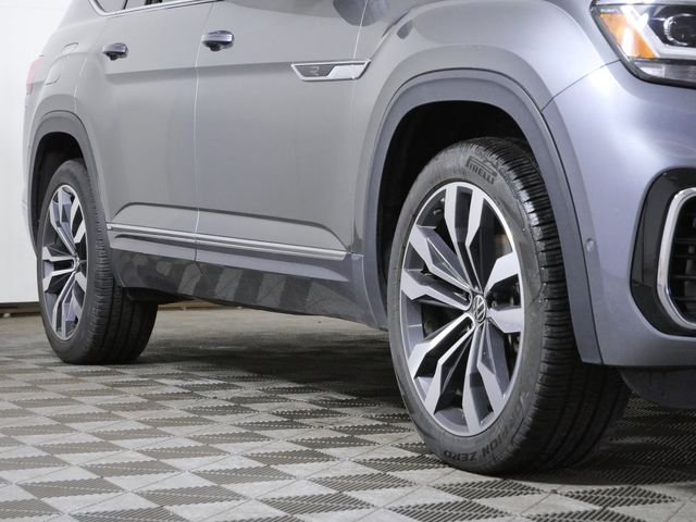 Certified 2022 Volkswagen Atlas SEL Premium R-Line with VIN 1V2FR2CA3NC529611 for sale in Shakopee, Minnesota