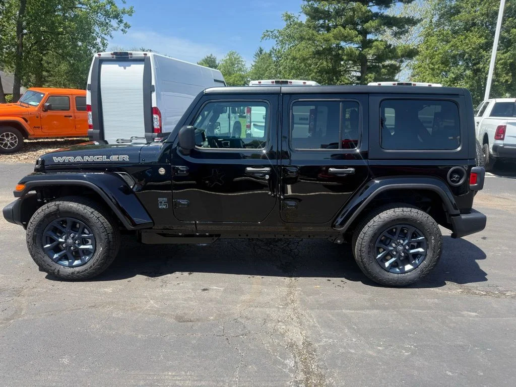 New 2026 Black Clear-Coat Exterior Paint Jeep 85th Anniversary Edition image 6