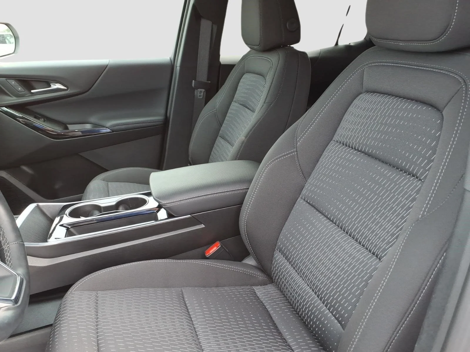 Used 2025 Summit White Chevrolet LT image 11