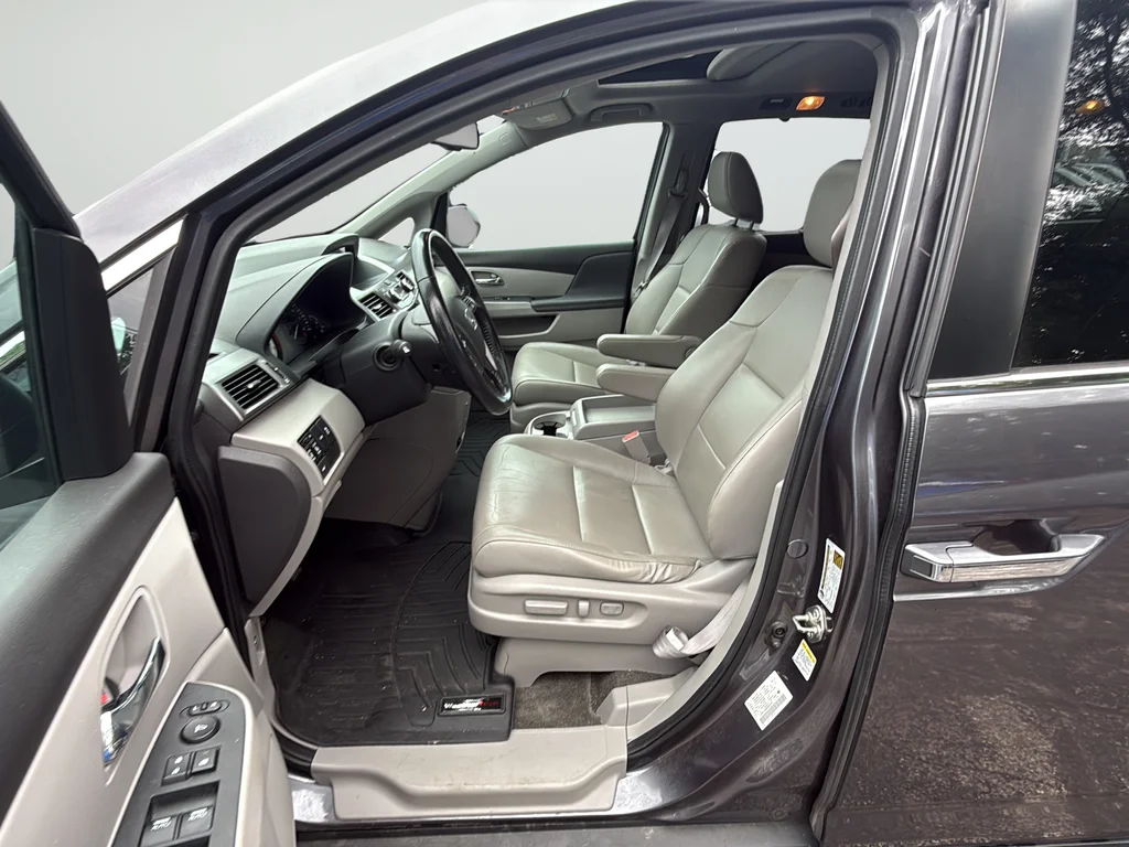 Used 2016  Honda EX-L image 24