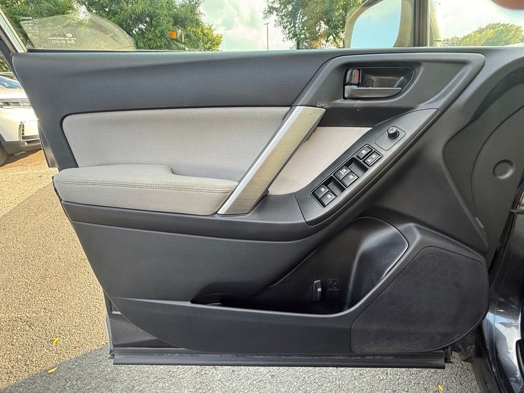 Used 2014 Gray Subaru 2.5i image 20