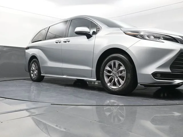 Used 2025 Silver Toyota XLE image 30