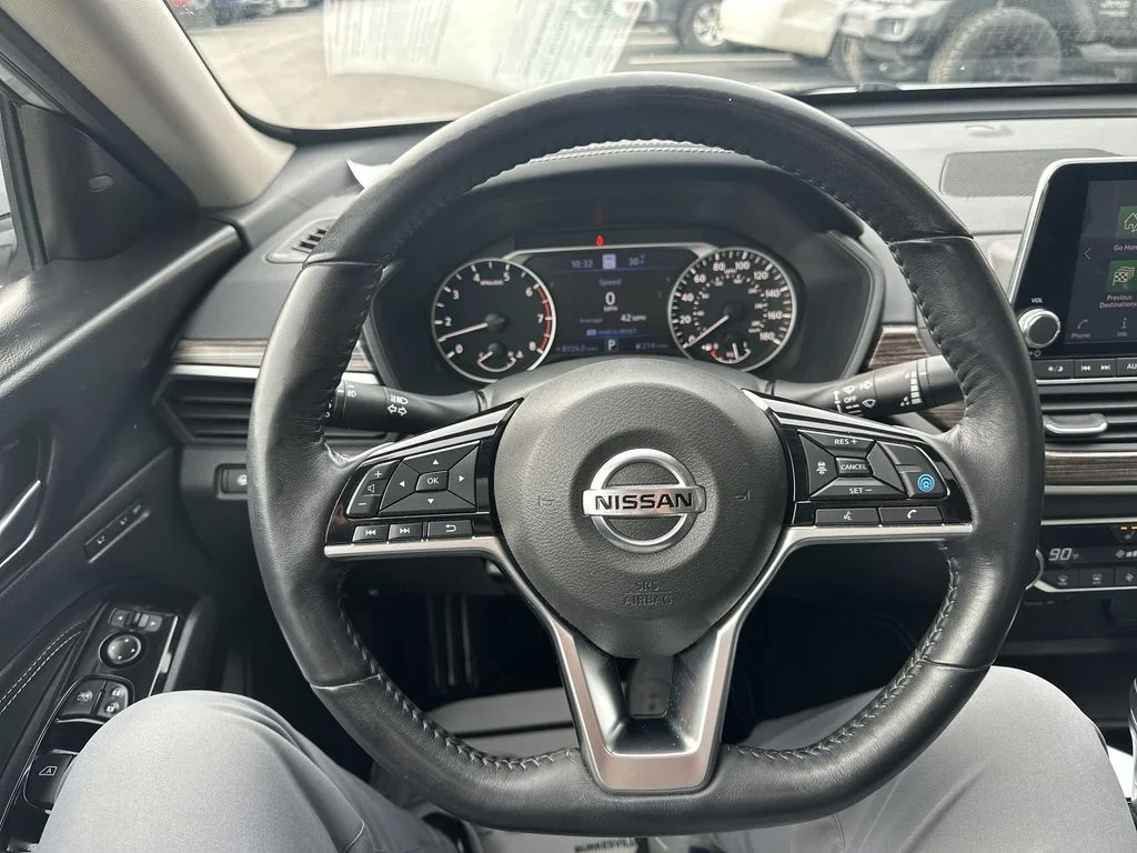Used 2020 Silver Nissan 2.0 Platinum image 20