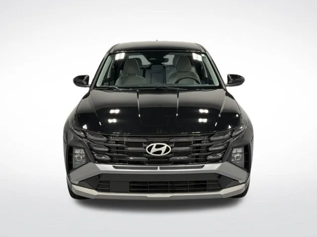 Used 2025 Black Hyundai SE image 3