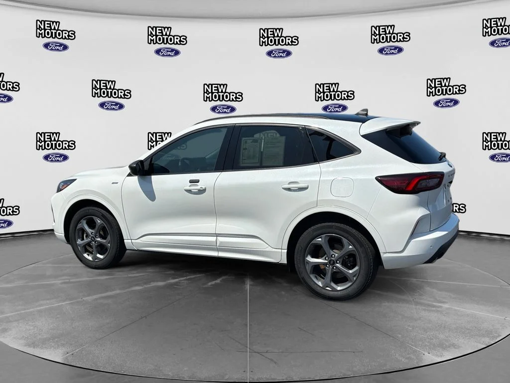 Used 2023 White Metallic Ford ST-Line image 3