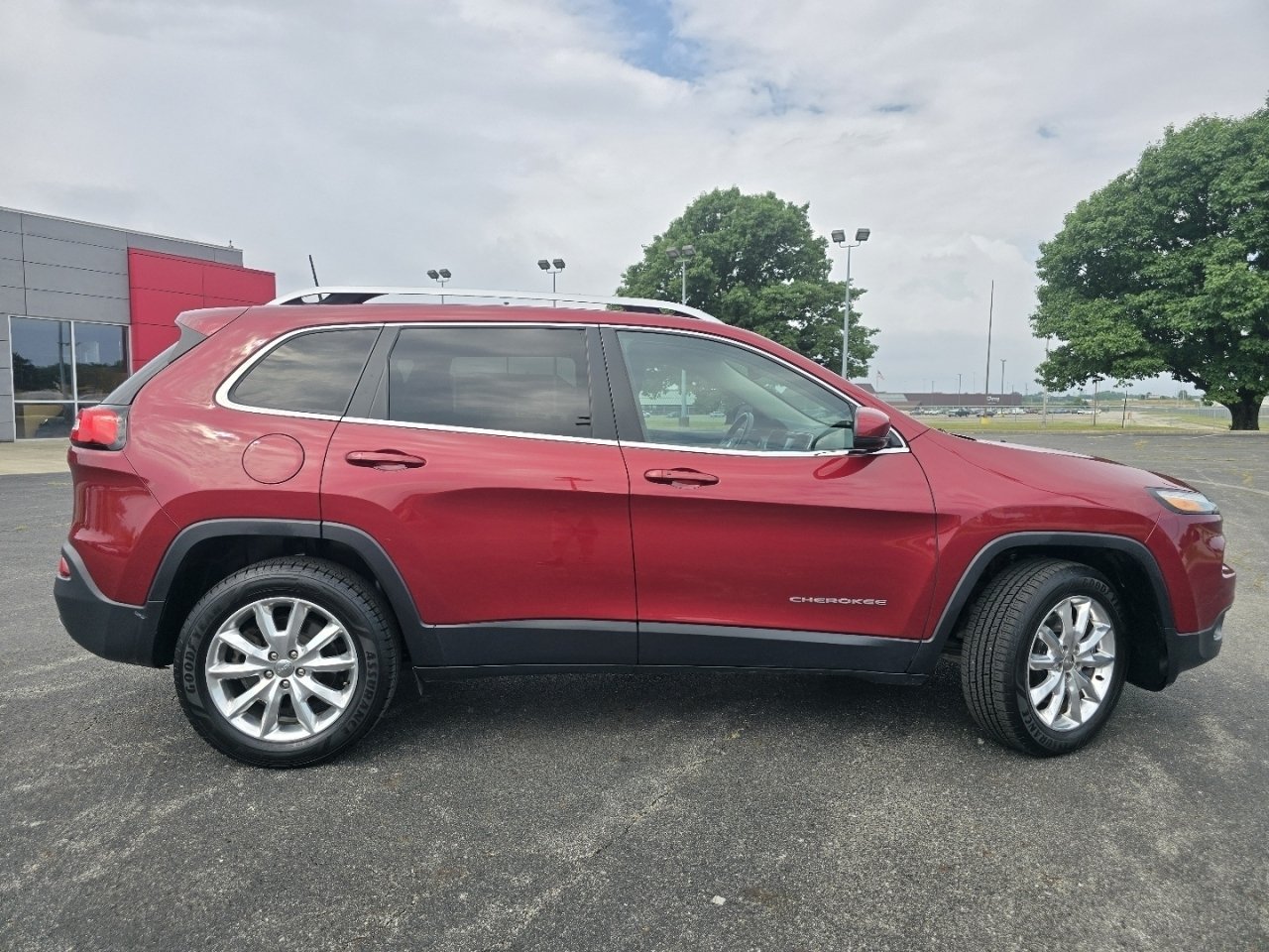 Used 2017 Red Jeep Limited image 16